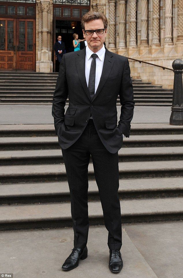 Classic Black Tailored Suit for Formal Events